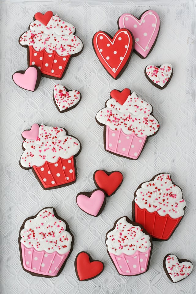 Adorable Valentine's Day Cupcake Decorated Cookies!