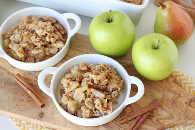 The BEST Apple Crisp recipe! Flavorful and delicious! 