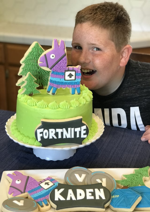 Fortnite Loot Llama Birthday Cake