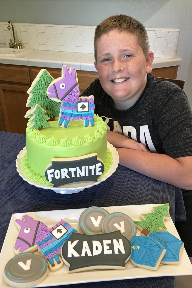 Fortnite Loot Llama Birthday Cake
