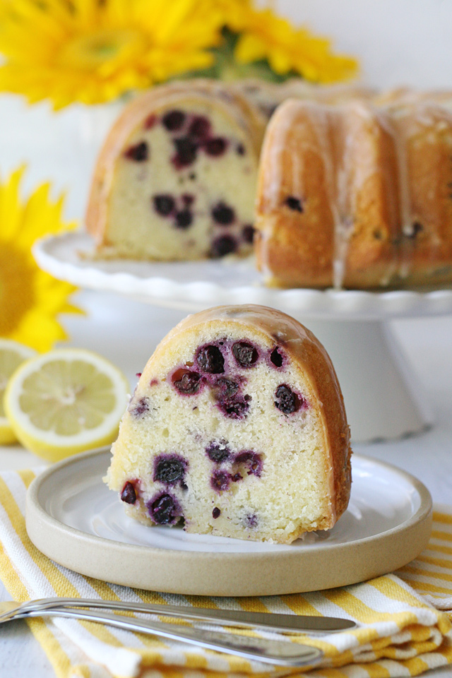 https://www.glorioustreats.com/wp-content/uploads/2019/09/Lemon-Blueberry-Bundt-Cake.jpg